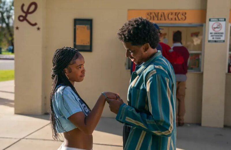 Netflix renouvelle La Chronique des Bridgerton, Les Quatre Saisons et bien d'autres ! Netflix vient d’annoncer une vague de renouvellements, et plusieurs titres auront bien droit à une ou plusieurs saisons supplémentaires.Voici la liste des séries qui reviendront bientôt sur la plateforme 👇