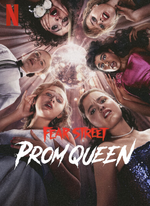Fear Street: Prom Queen Bienvenue à Shadyside ! Dans ce nouvel opus de la franchise sanglante Fear Street, la saison des bals de fin d'année a commencé et les élèves les plus populaires du lycée mènent une campagne impitoyable dans l'espoir de remporter la couronne. Mais quand une inconnue audacieuse entre dans la course et que ses concurrentes disparaissent mystérieusement, la fête vire au cauchemar pour la promo 88.